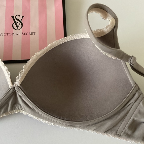 Victorias Secret Body By Victoria Wireless Bra Size 34D - Picture 11 of 13